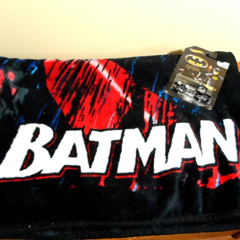 BATMAN Fleece Throw Blanket Full size Twin bedding Red Blue Reversible Hot Wheel